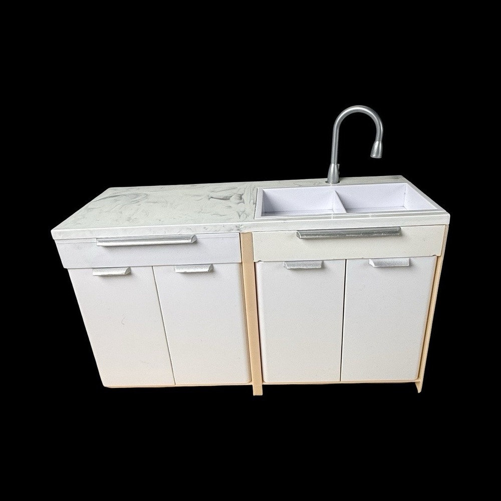 Rainbow High Doll White Kitchen Sink with Moveable Faucet MGA Entertainment